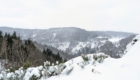 Montagnes basaltiques couverts de neige à Laffare en Haute-Loire 