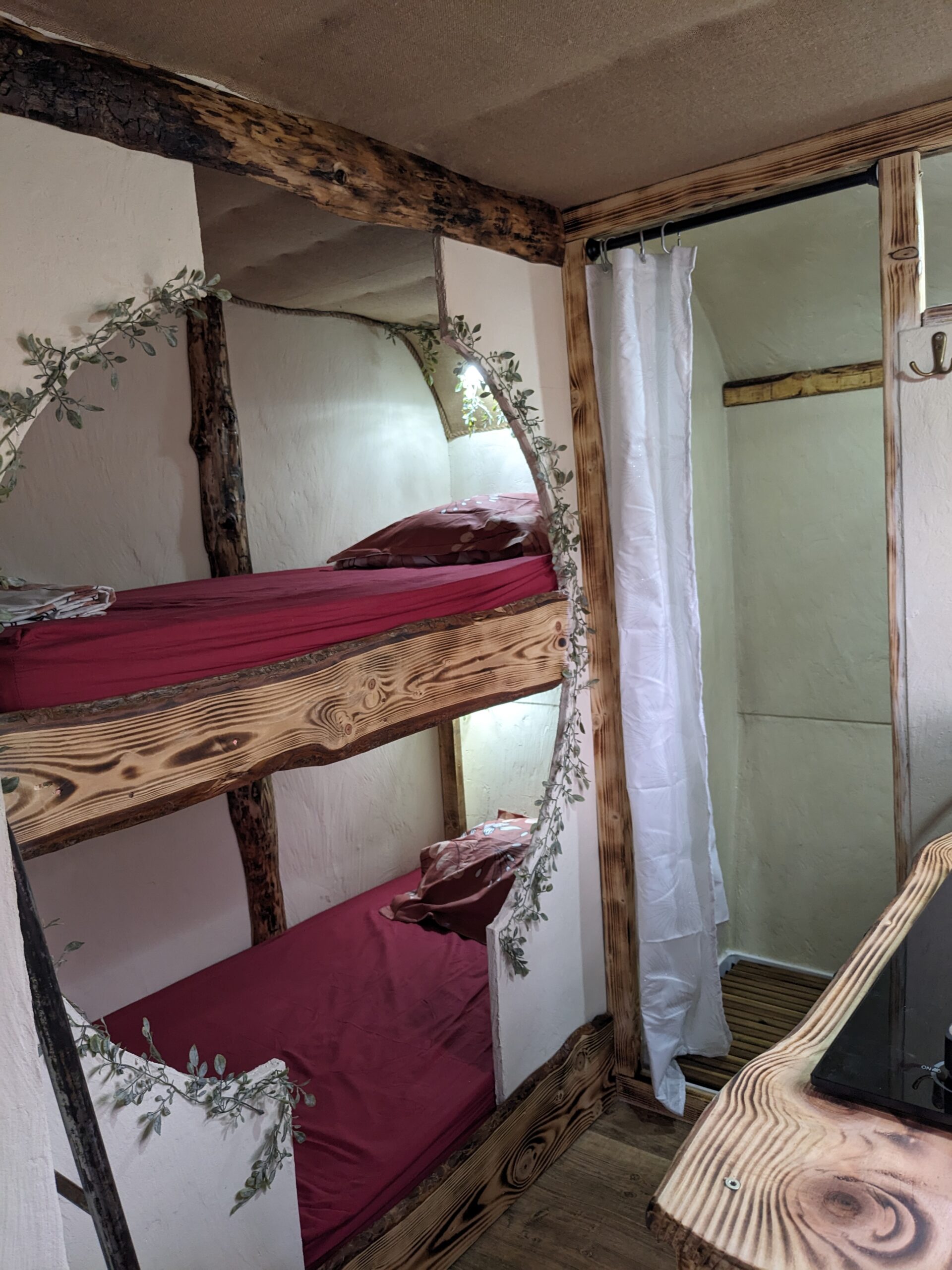 Séjour insolite aux Petites Cahutes, chez les hobbits !